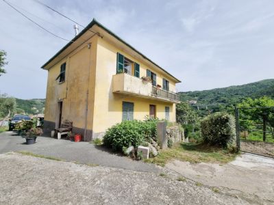 Comeglio - Appartamento piano terra con giardino e garage