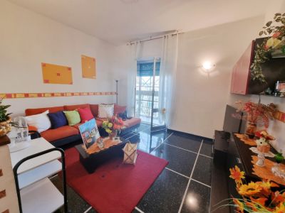 Genova via Remigio Zena 20 - Appartamento termoautonomo con 2 balconi