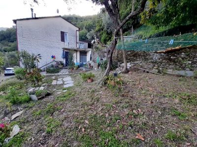 CALVARI A 2 KM CASA INDIPENDENTE CON TERRENO