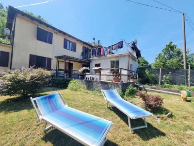 Casa indipendente su tre lati con giardino