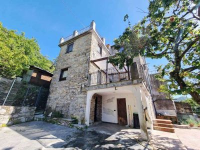 Casa indipendente ristrutturata con cortile spazioso carrabile