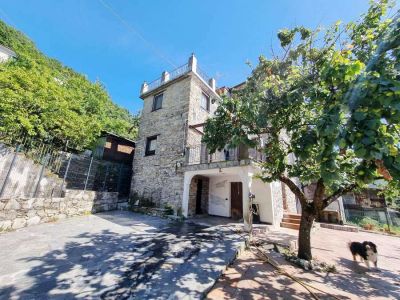 Casa indipendente ristrutturata con cortile spazioso carrabile