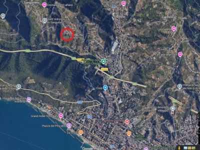 Maxena - Case sparse - Antico frantoio ad oggi unità collabente con terreni