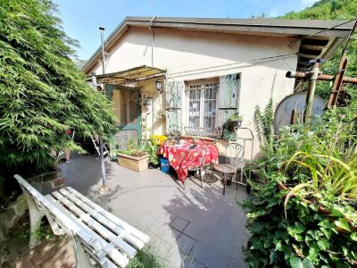 MONLEONE A 3 KM CASA SEMINDIPENDENTE CON GIARDINO